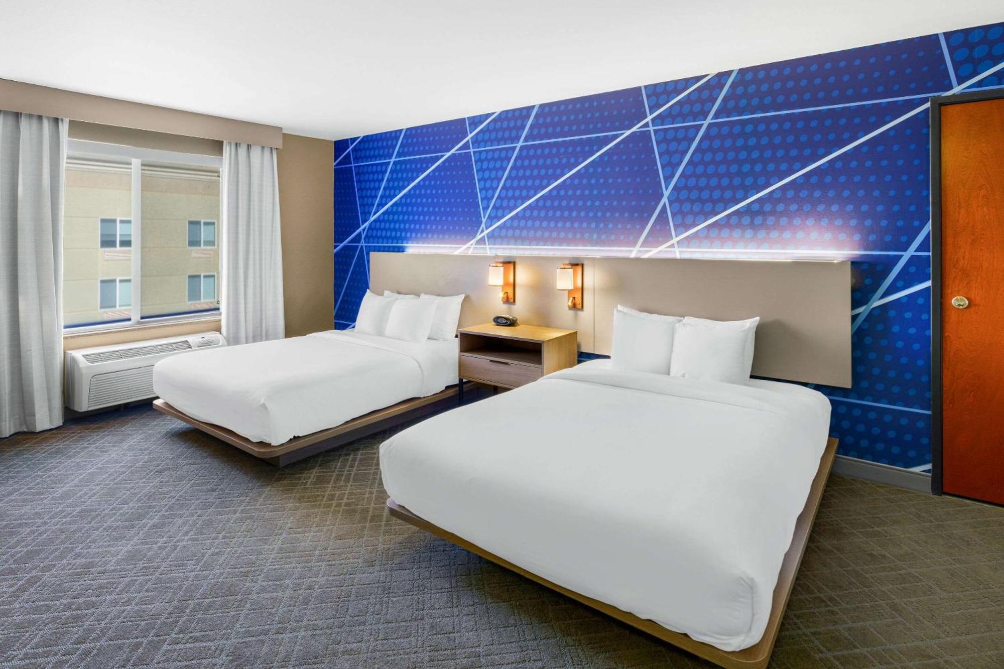 คอมฟอร์ท สวีทส์ Hotel วาคาวิลล์ ภายนอก รูปภาพ