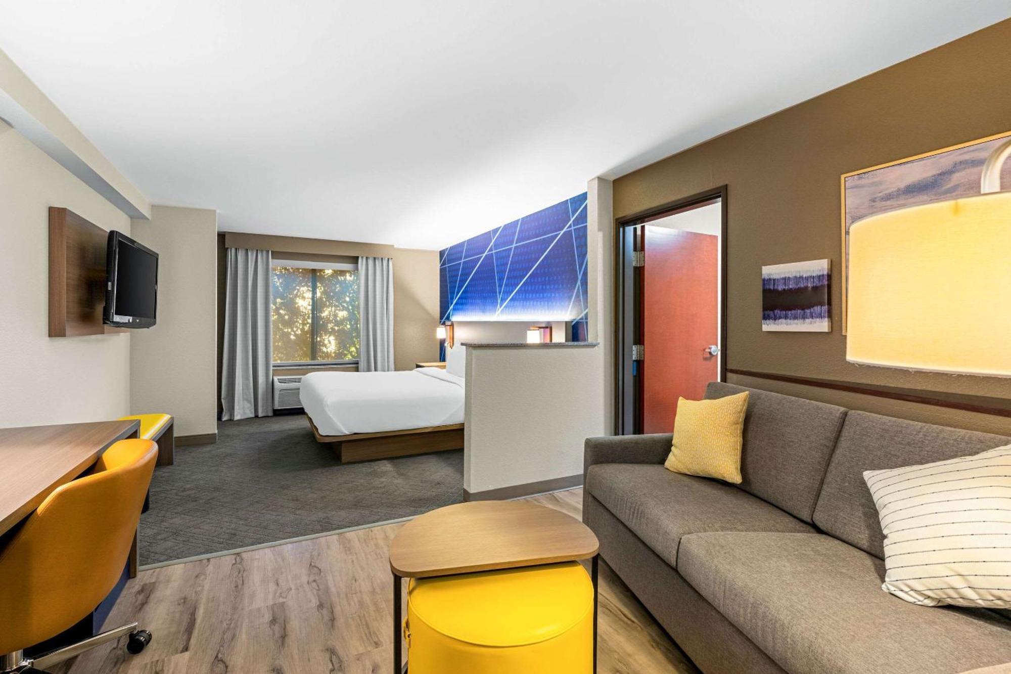 คอมฟอร์ท สวีทส์ Hotel วาคาวิลล์ ภายนอก รูปภาพ