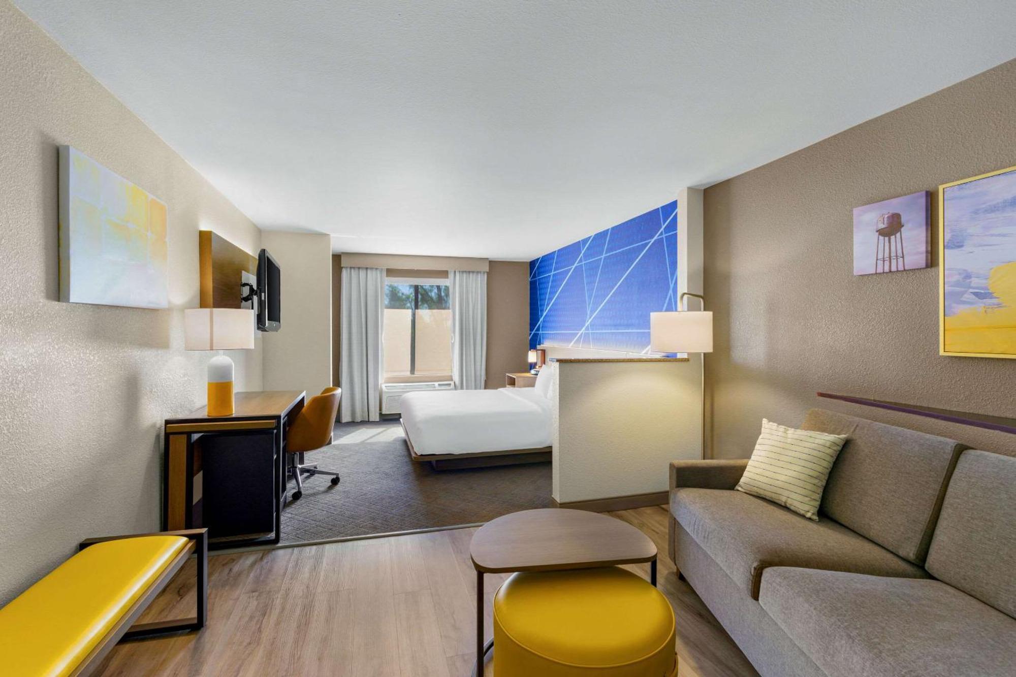 คอมฟอร์ท สวีทส์ Hotel วาคาวิลล์ ภายนอก รูปภาพ